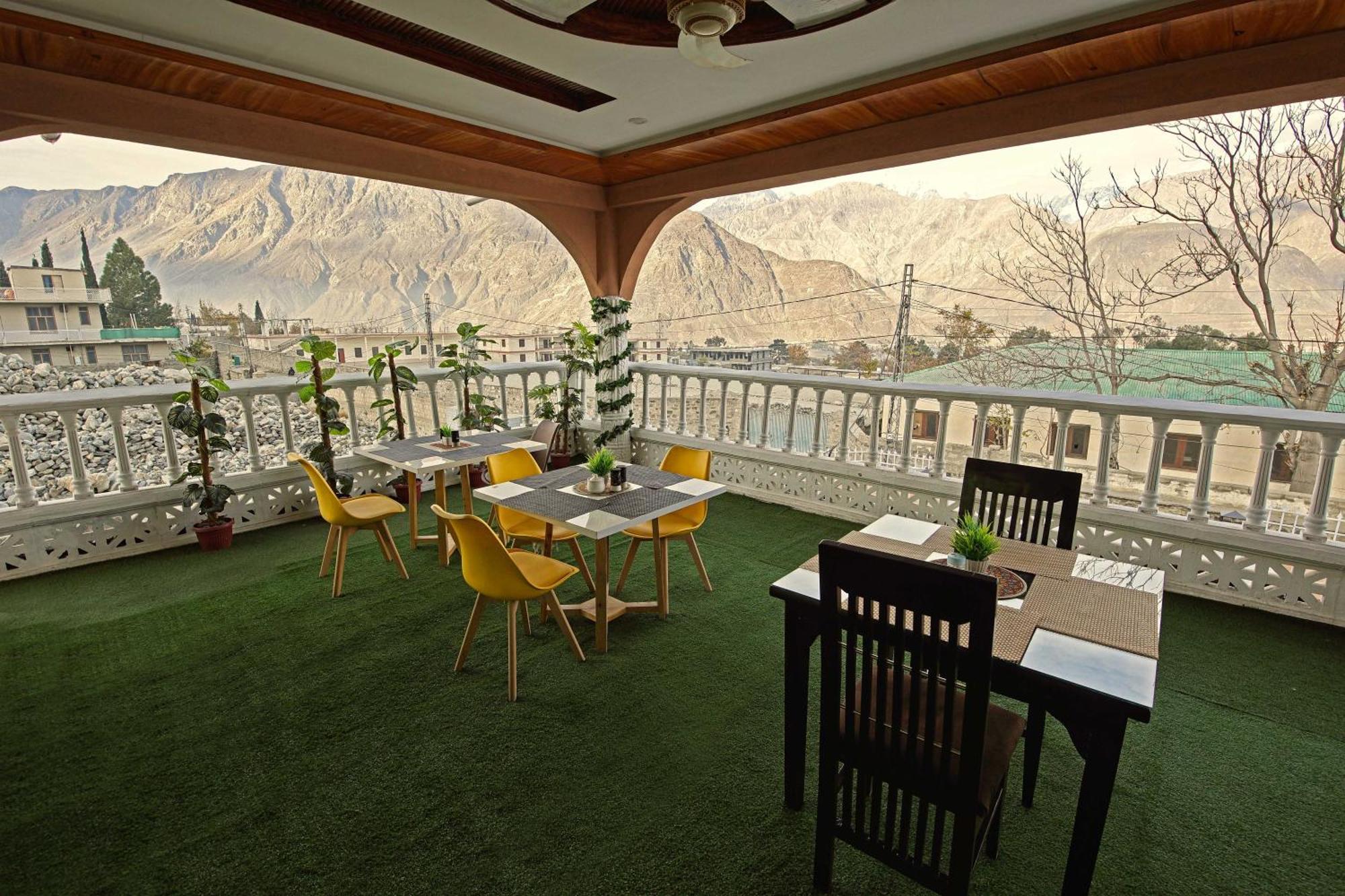 ホテル Oak Residency ギルギット エクステリア 写真