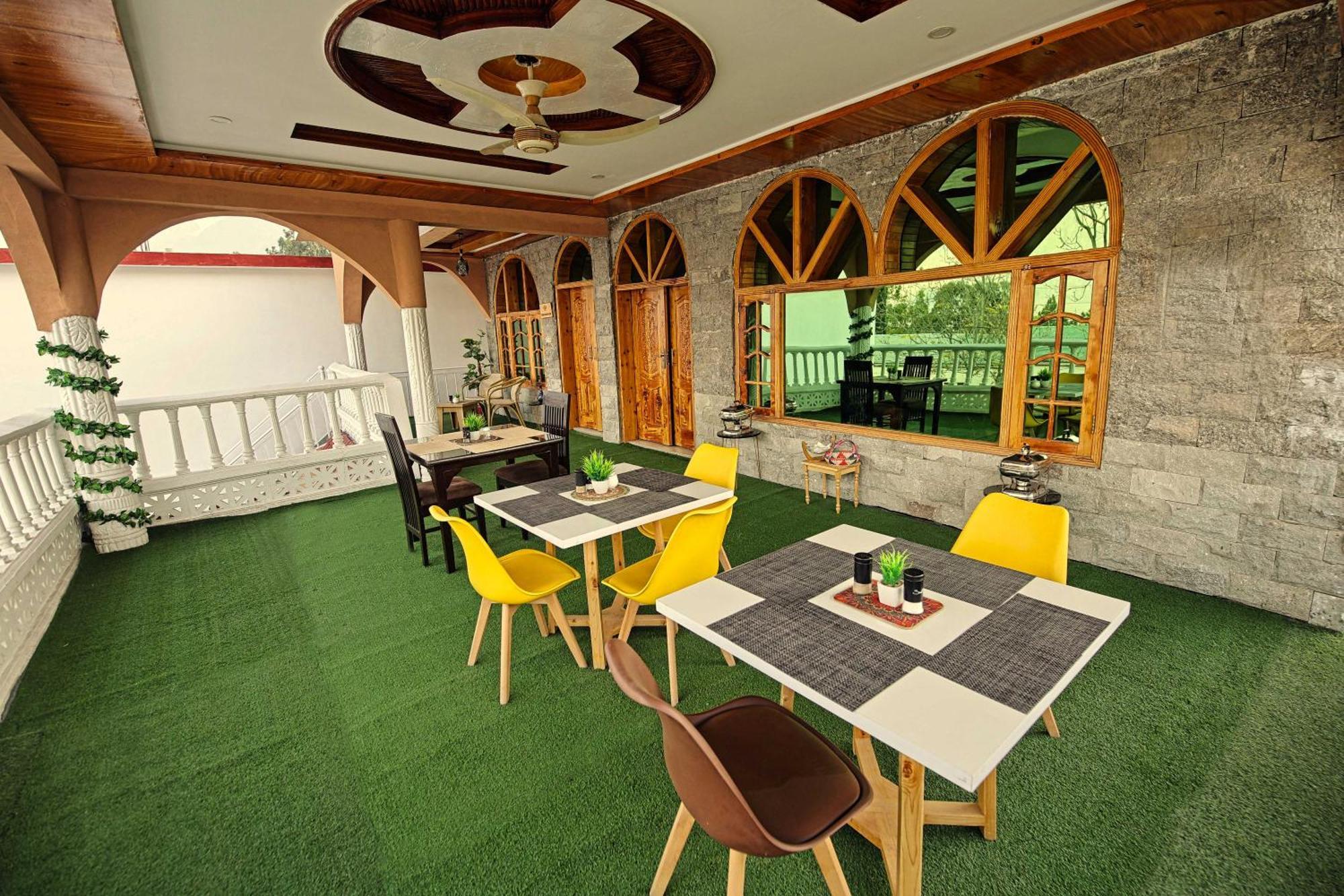 ホテル Oak Residency ギルギット エクステリア 写真