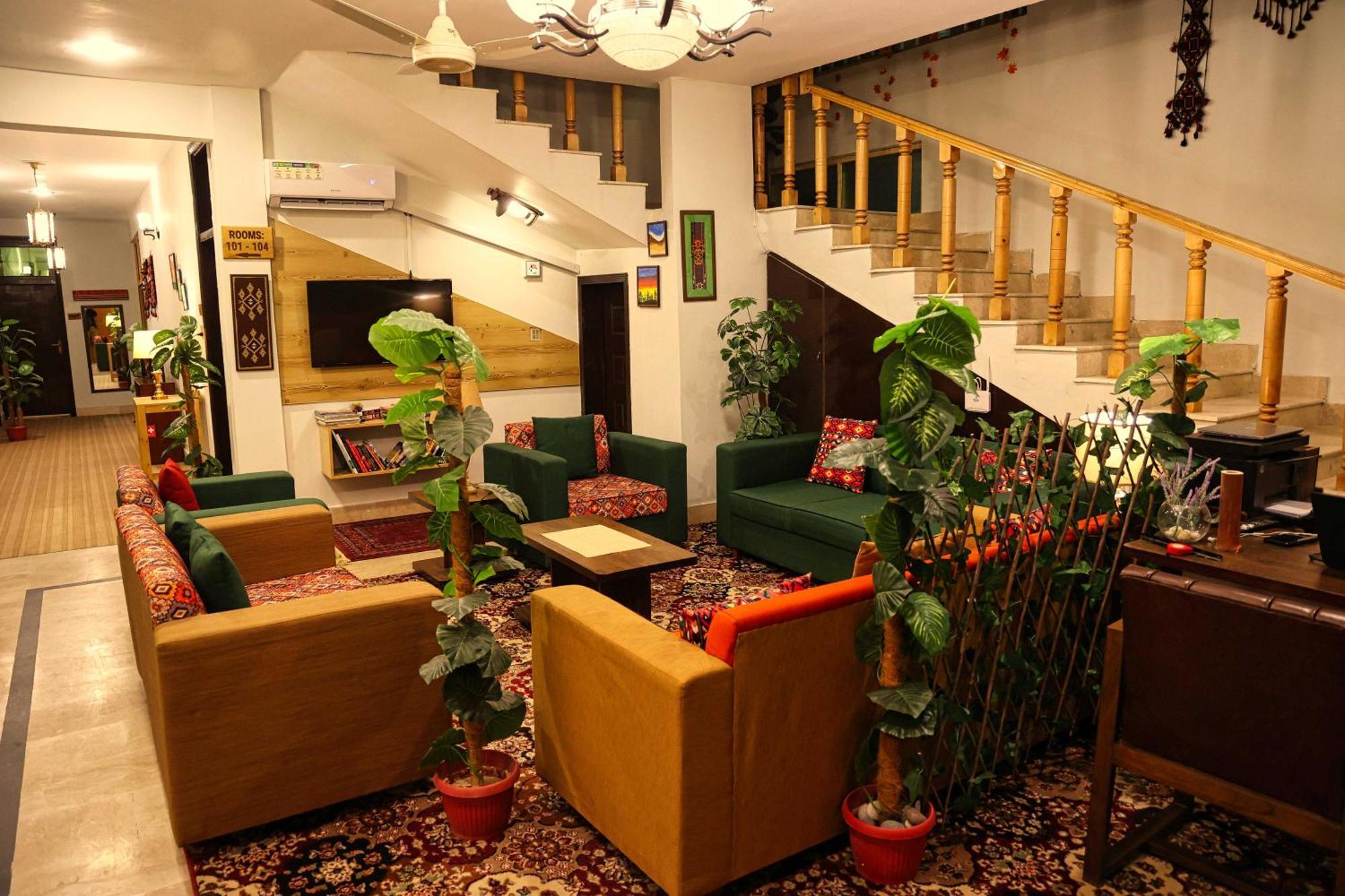 ホテル Oak Residency ギルギット エクステリア 写真